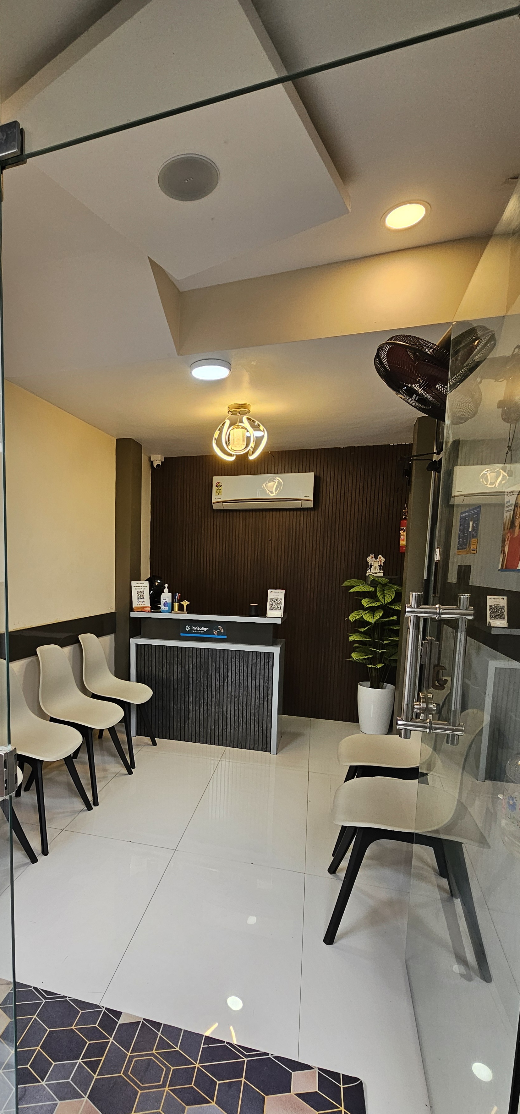 Modern reception and waiting area at META DENTAL